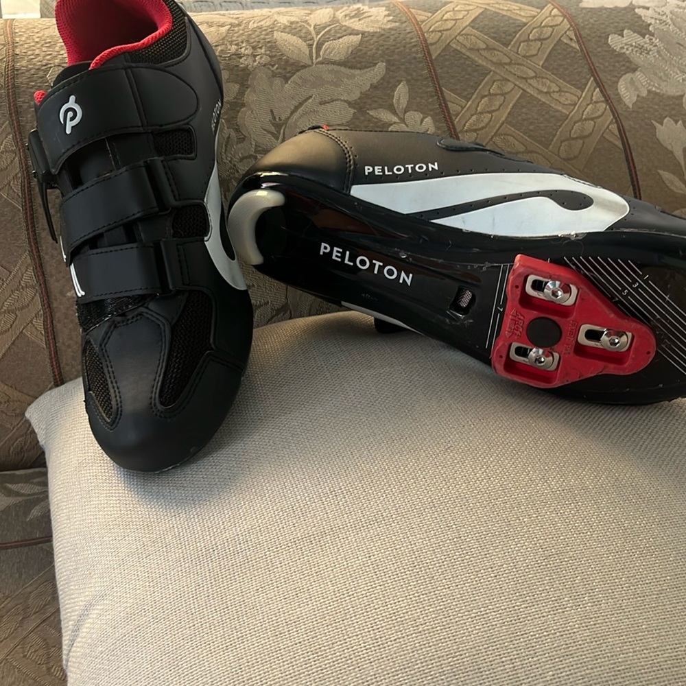 peleton shoes   size 45